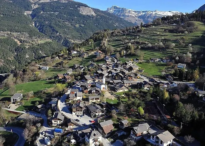 Typique Proche Crans Montana شاليه *